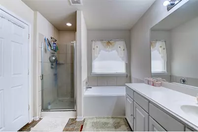 11027 E Fall Fern Circle, Houston, TX 77044 - Photo 15