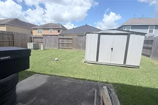 11027 E Fall Fern Cir, Houston, TX 77044 - Photo 17
