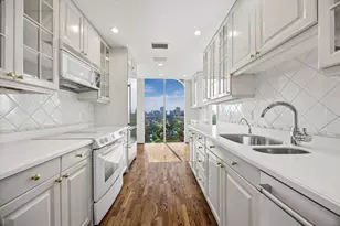 3711 San Felipe St, Houston, TX 77027 - Photo 9