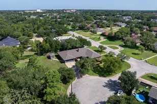 1602 Brook Hollow Dr, Bryan, TX 77802 - Photo 45