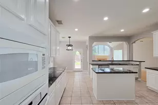 9410 Barretts Glen Ct, Houston, TX 77065 - Photo 7