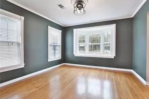423 W 32nd St, Houston, TX 77018 - Photo 9