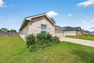 1143 Buffalograss Trl, Sealy, TX 77474 - Photo 3