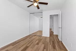 10610 Chapel Hill Dr, Houston, TX 77099 - Photo 31