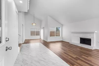 10610 Chapel Hill Drive, Houston, TX 77099 - Photo 5