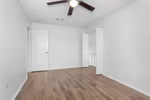 10610 Chapel Hill Dr, Houston, TX 77099 - Photo 35