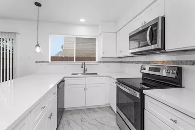 10610 Chapel Hill Drive, Houston, TX 77099 - Photo 17