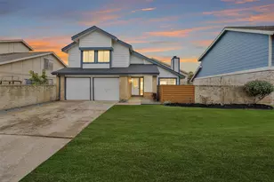 10610 Chapel Hill Dr, Houston, TX 77099 - Photo 1