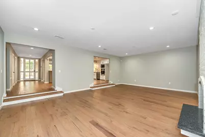 10 Woodstone Street, Houston, TX 77024 - Photo 19