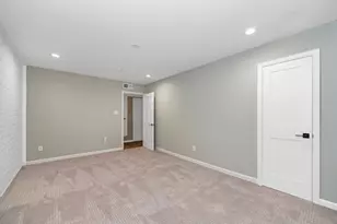10 Woodstone St, Houston, TX 77024 - Photo 37