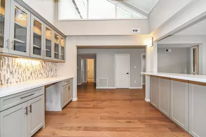 10 Woodstone Street, Houston, TX 77024 - Photo 11