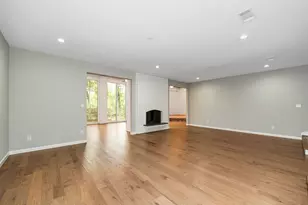 10 Woodstone St, Houston, TX 77024 - Photo 21
