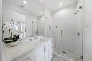 2615 Yupon St, Houston, TX 77006 - Photo 35