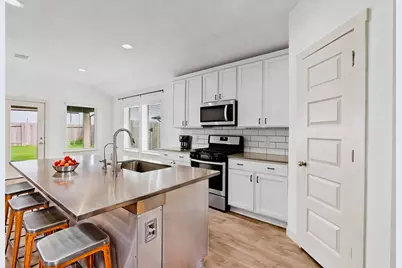 14531 Sweetwater Drive, Baytown, TX 77523 - Photo 7