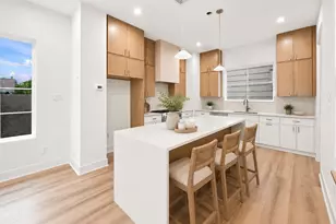 1107 E 24th St, Houston, TX 77009 - Photo 3