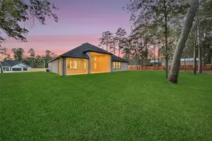 352 Louvenia Ct, Pinehurst, TX 77362 - Photo 41