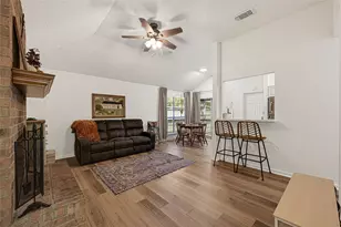 34 Alexander Ct, Angleton, TX 77515 - Photo 5