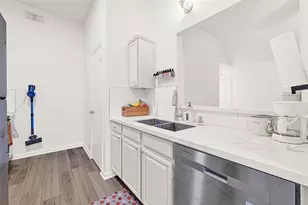 34 Alexander Ct, Angleton, TX 77515 - Photo 9