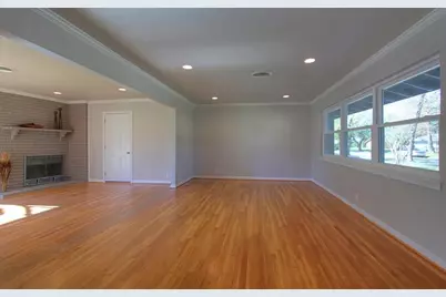 5611 Arboles Drive, Houston, TX 77035 - Photo 9