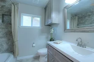 5611 Arboles Dr, Houston, TX 77035 - Photo 5