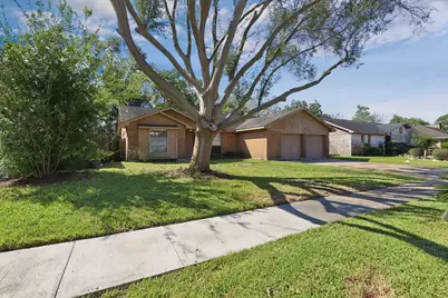 6719 Indian Falls Drive, Missouri City, TX 77489 - Photo 3