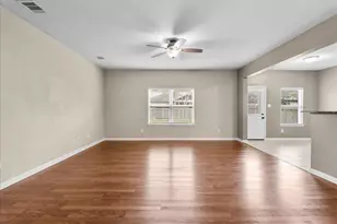 322 Shoshone Ridge Dr, La Marque, TX 77568 - Photo 3