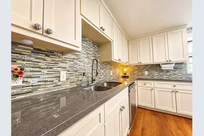 4718 Meadow Park Drive, Houston, TX 77048 - Photo 7