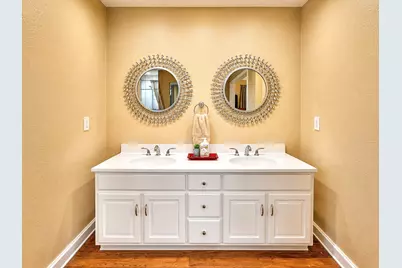 4718 Meadow Park Drive, Houston, TX 77048 - Photo 13