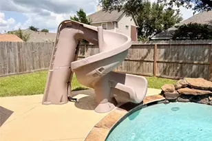 2915 Tower Bridge Ct, Pearland, TX 77581 - Photo 13