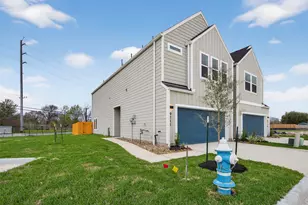 9124 Highland Northern Wy, Houston, TX 77088 - Photo 3