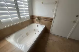 418 Fox Briar Ln, Sugar Land, TX 77478 - Photo 7
