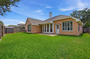 4634 Brazos Bend Dr, Missouri City, TX 77459 - Photo 35