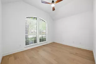 4634 Brazos Bend Dr, Missouri City, TX 77459 - Photo 9