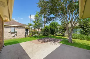 2711 N Peach Hollow Cir, Pearland, TX 77584 - Photo 25