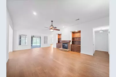 2711 N Peach Hollow Circle, Pearland, TX 77584 - Photo 5