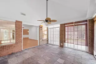 2711 N Peach Hollow Cir, Pearland, TX 77584 - Photo 23