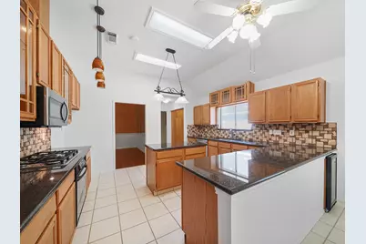 2711 N Peach Hollow Circle, Pearland, TX 77584 - Photo 11
