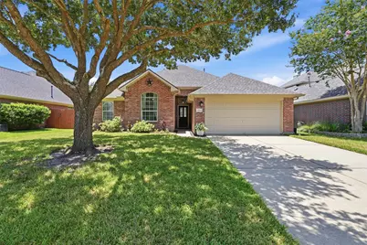 1011 Red River, League City, TX 77573 - Photo 1