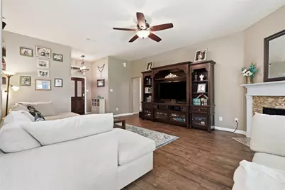 1011 Red River, League City, TX 77573 - Photo 5
