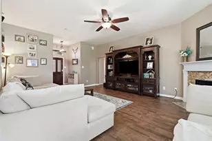 1011 Red River, League City, TX 77573 - Photo 5