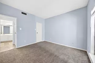 10053 Westpark Dr, Houston, TX 77042 - Photo 23