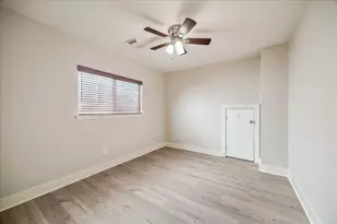 26872 Kings Park Hollow Dr, Kingwood, TX 77339 - Photo 19