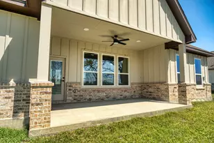 931 Buffalo Trail, Angleton, TX 77515 - Photo 5