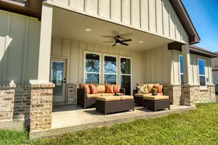 931 Buffalo Trail, Angleton, TX 77515 - Photo 5