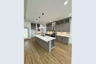 931 Buffalo Trail, Angleton, TX 77515 - Photo 5