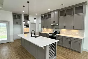 931 Buffalo Trail, Angleton, TX 77515 - Photo 5