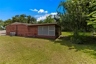 206 Jonquil, Lake Jackson, TX 77566 - Photo 3
