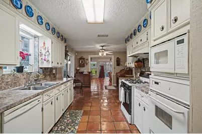 2903 Fontana Drive, Houston, TX 77043 - Photo 11