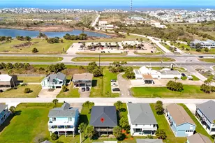 13719 Mutiny Ln, Galveston, TX 77554 - Photo 37