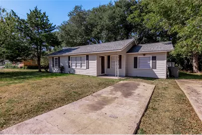 1528 Avenue P, Huntsville, TX 77340 - Photo 1